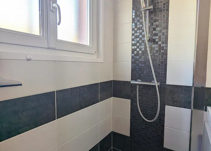 Avec Terrasse, Parking Et Wifi A - Fr-1-589-752 *